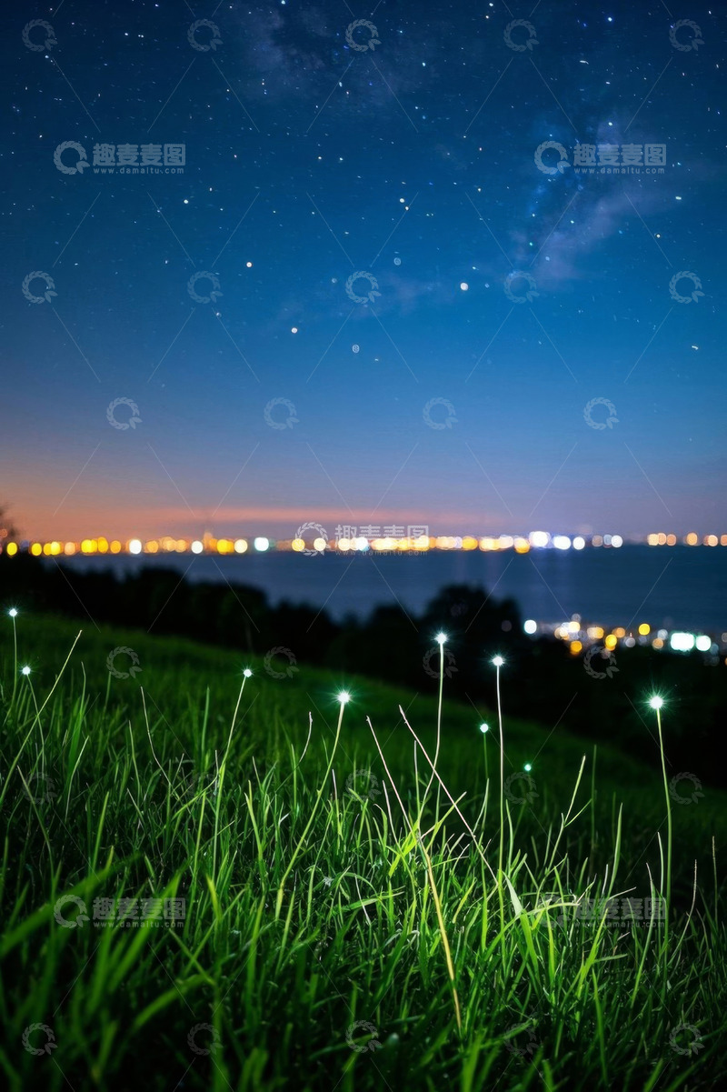 高清大图下载【趣麦麦图】草地星空与远处城市灯火景象