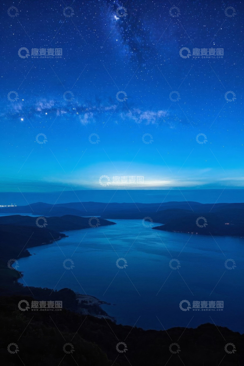 高清大图下载【趣麦麦图】湖畔夜空下的银河美景