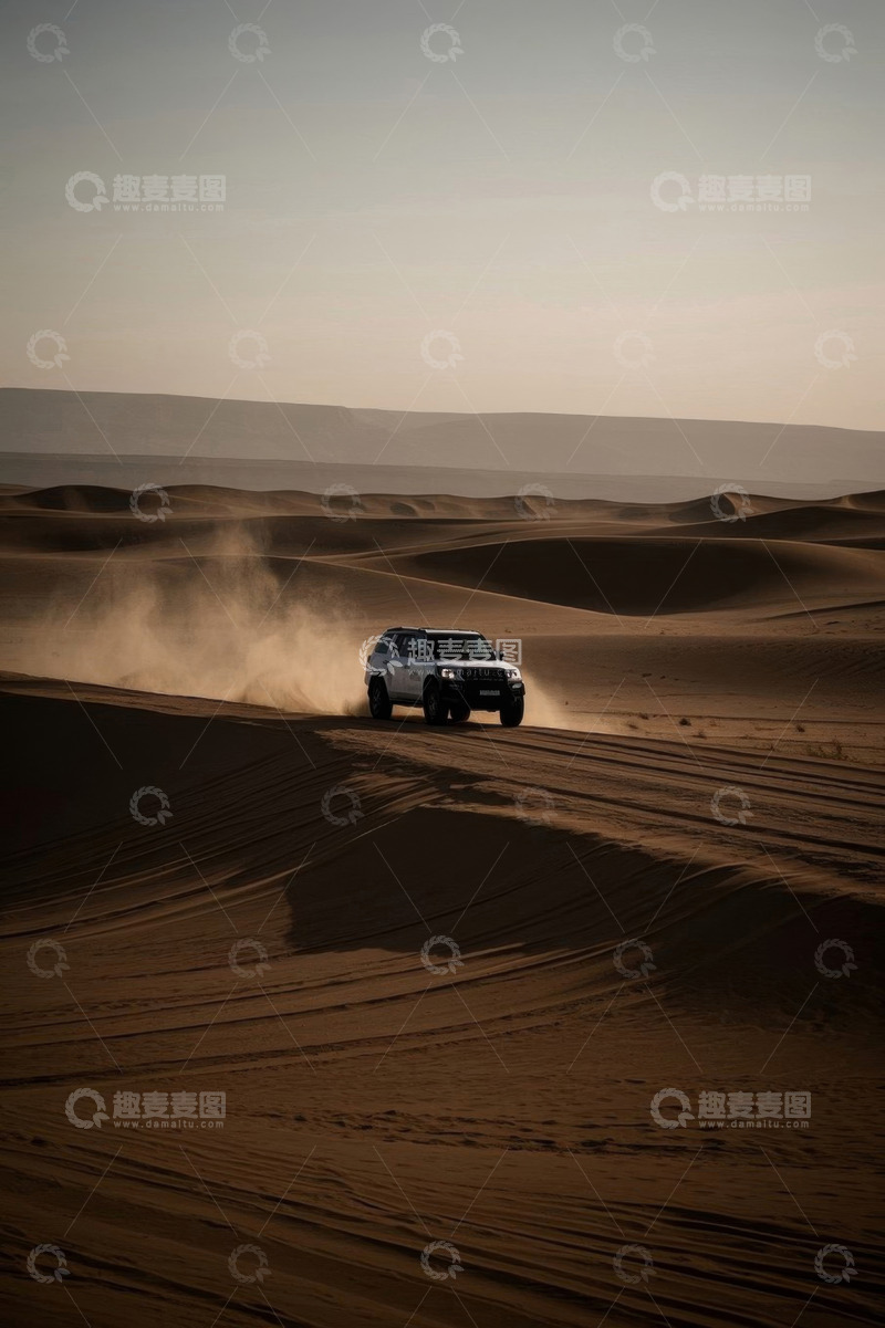 高清大图下载【趣麦麦图】沙漠中行驶的越野汽车