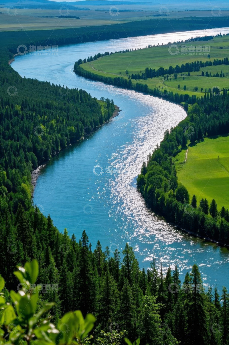 高清大图下载【趣麦麦图】蜿蜒河流与森林自然风光