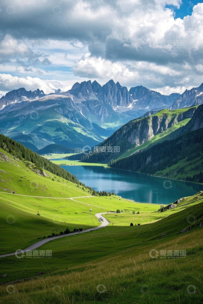 高清大图下载【趣麦麦图】山间湖泊自然风光全景