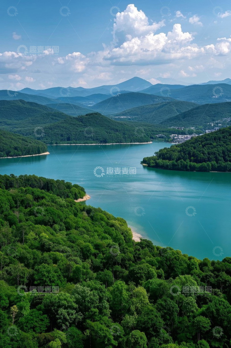高清大图下载【趣麦麦图】青山绿水间的湖泊自然风光