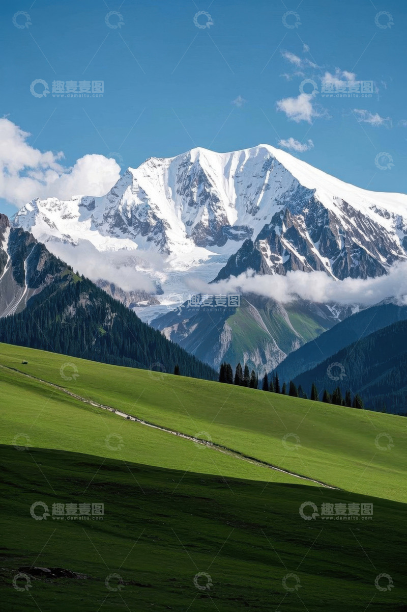 高清大图下载【趣麦麦图】雪山下的草原风光