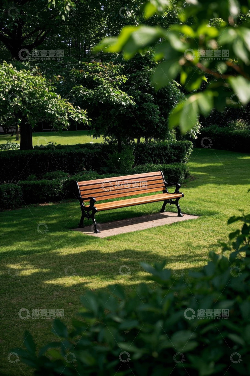 高清大图下载【趣麦麦图】公园草坪上的木质长椅
