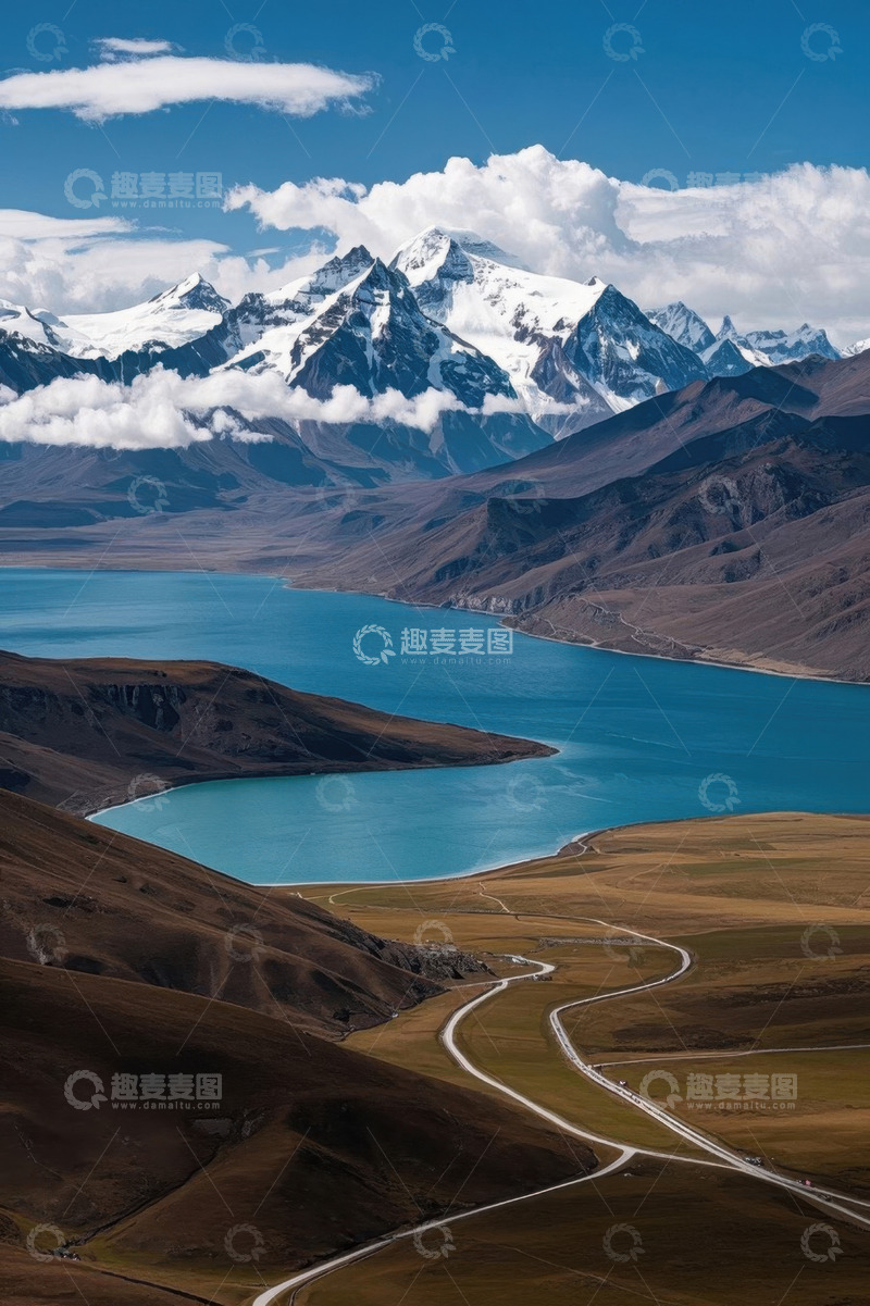 高清大图下载【趣麦麦图】雪山湖泊与蜿蜒公路风光