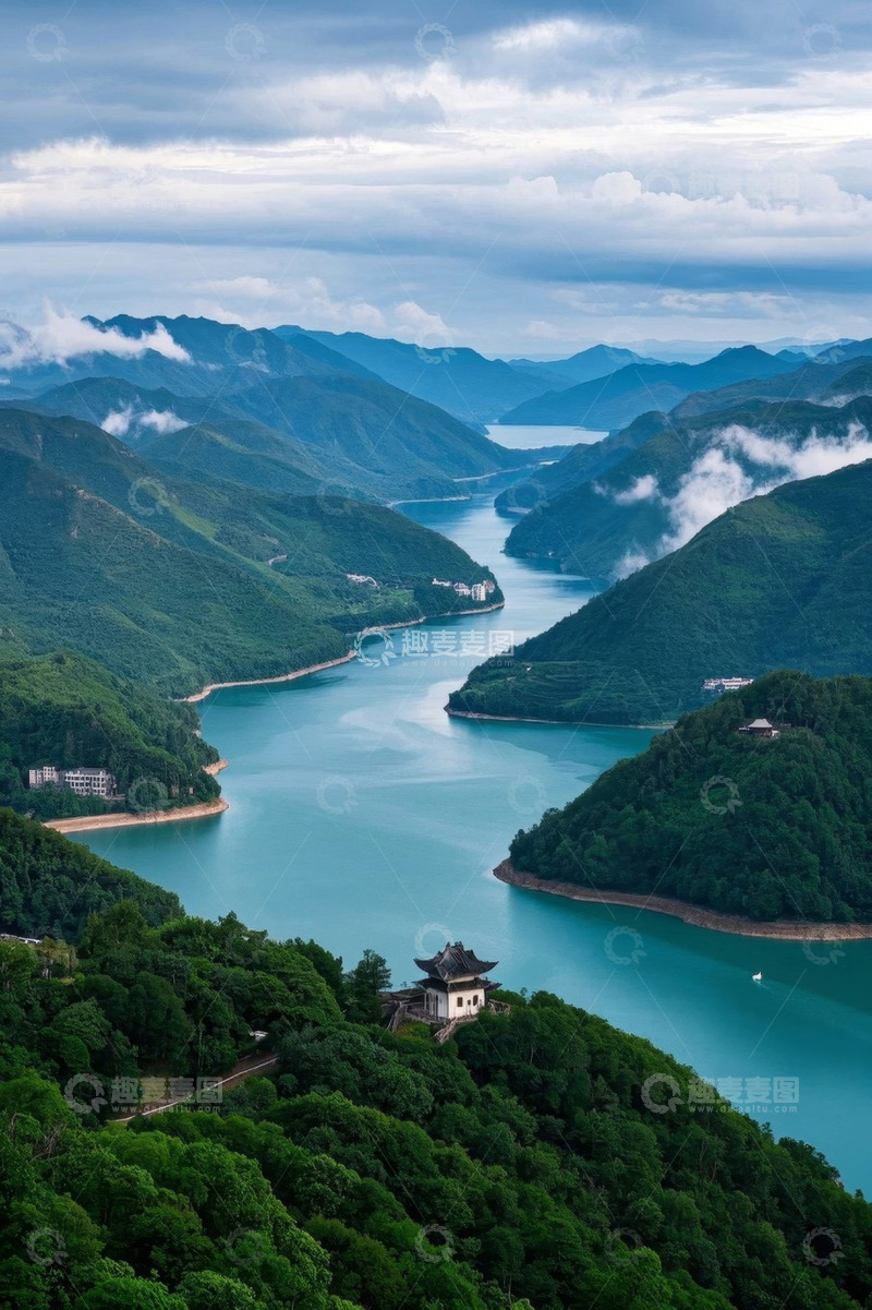高清大图下载【趣麦麦图】山水间湖泊与古建筑景观