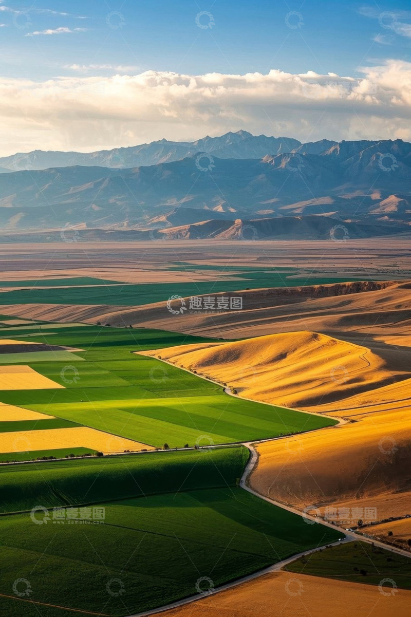 高清大图下载【趣麦麦图】田野山丘与远山的壮美风光