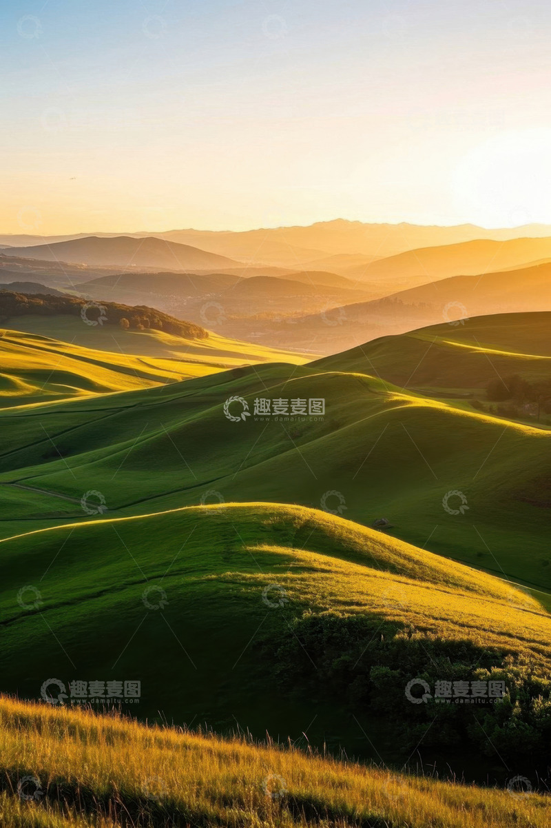 高清大图下载【趣麦麦图】日落时分绿色山丘自然风光