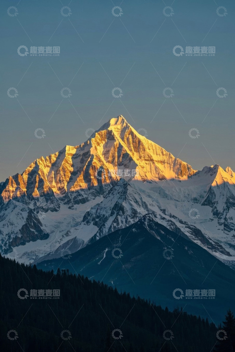 高清大图下载【趣麦麦图】日照金山雪山美景