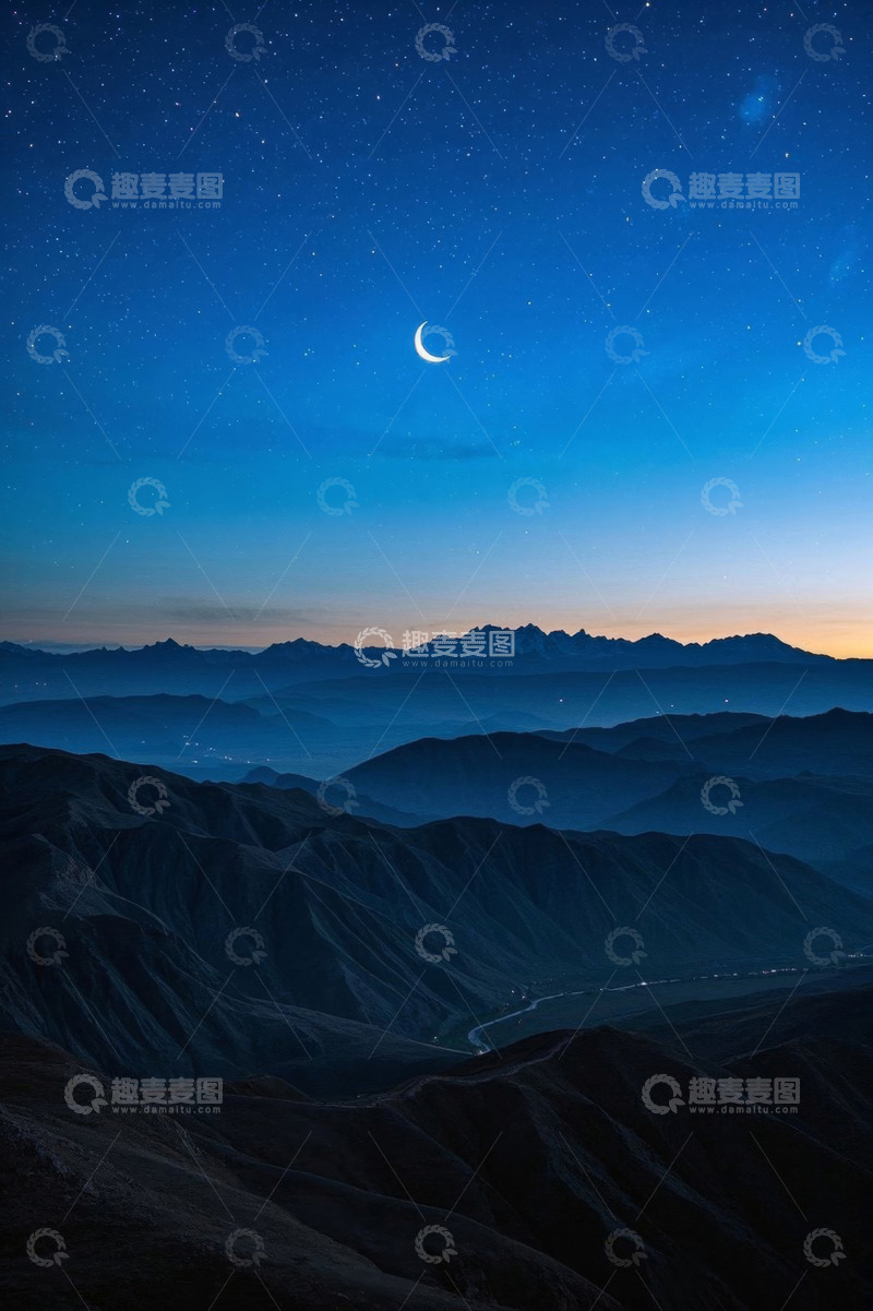 高清大图下载【趣麦麦图】夜空下连绵山脉与新月景观