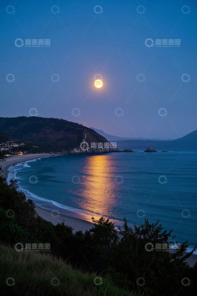 高清大图下载【趣麦麦图】月夜下的海滩与山景