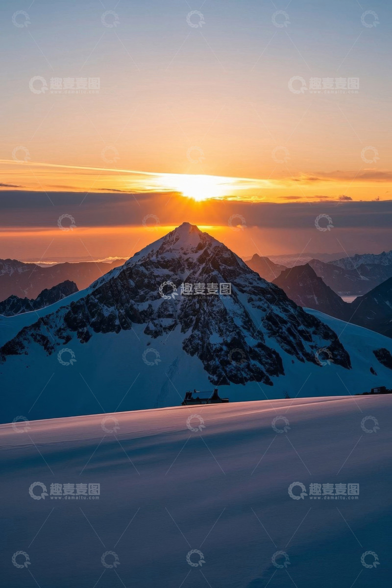 高清大图下载【趣麦麦图】雪山日落壮丽景色