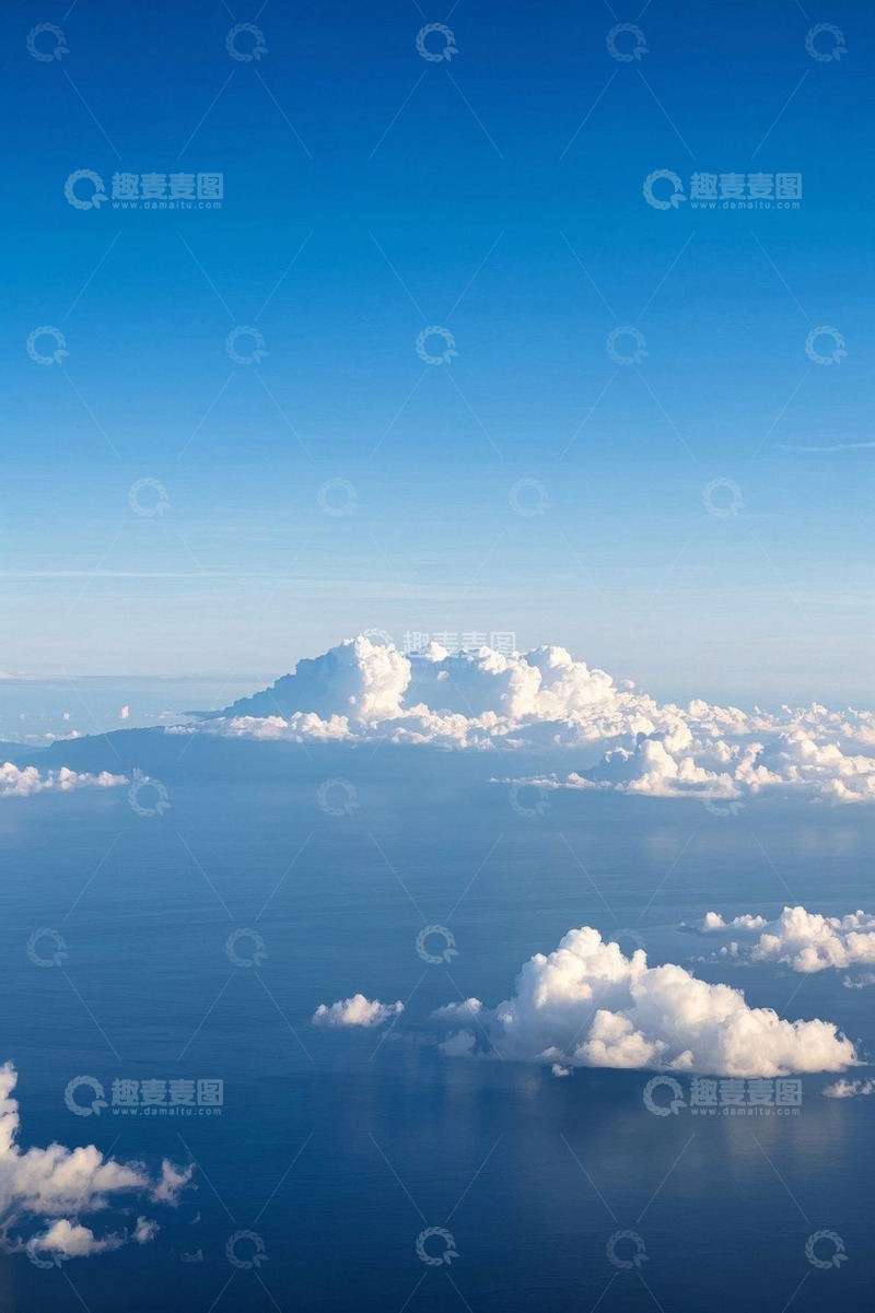 高清大图下载【趣麦麦图】高空俯瞰蓝天与白云