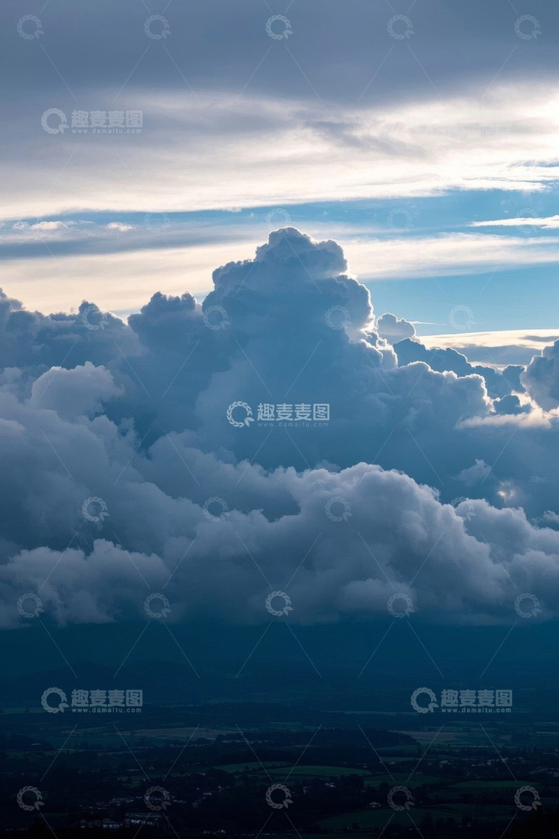 高清大图下载【趣麦麦图】天空中壮观的积云景象
