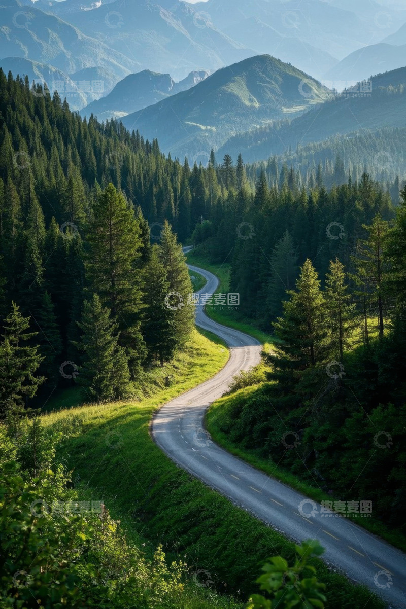 高清大图下载【趣麦麦图】山间蜿蜒森林公路景观