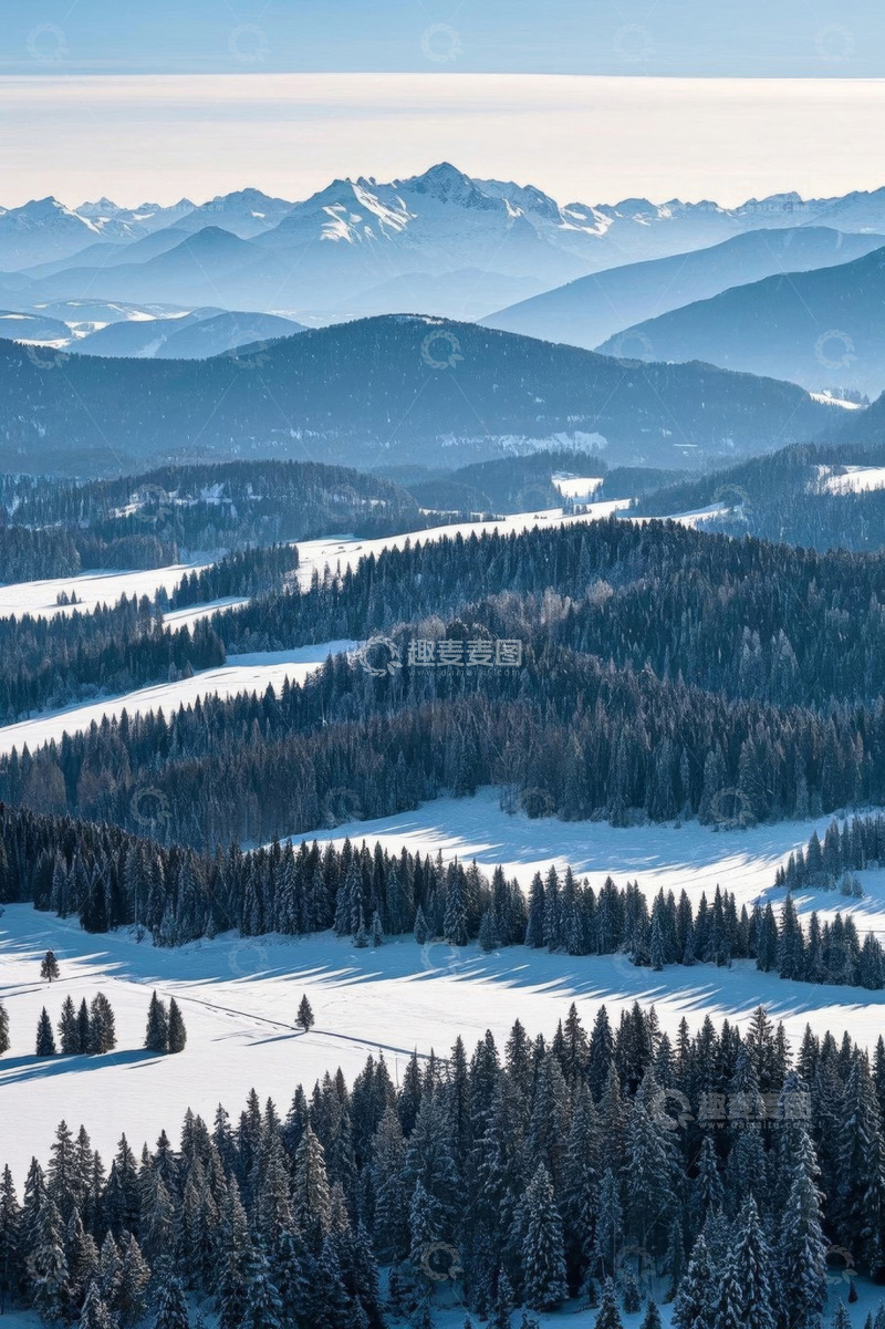 高清大图下载【趣麦麦图】雪覆山林与远山全景