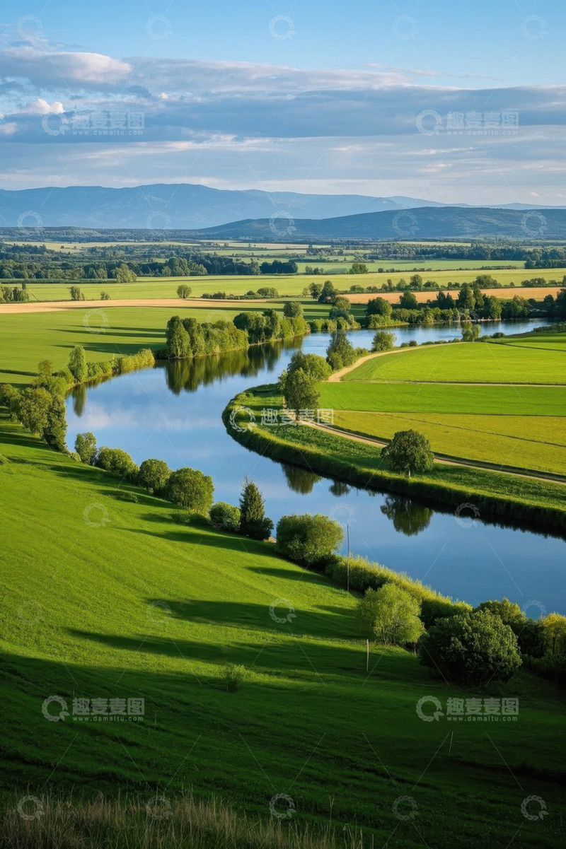 高清大图下载【趣麦麦图】田园间蜿蜒河流自然风光