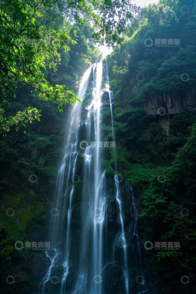 高清大图下载【趣麦麦图】森林中的瀑布自然景观