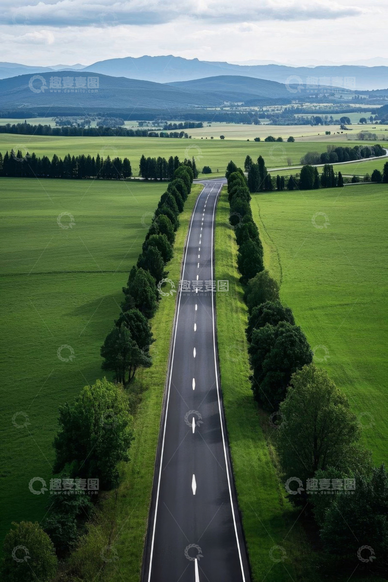 高清大图下载【趣麦麦图】田野间笔直延伸的公路