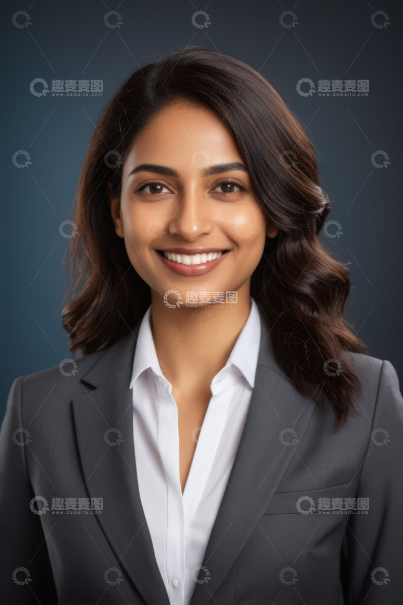 高清大图下载【趣麦麦图】职业女性微笑半身肖像