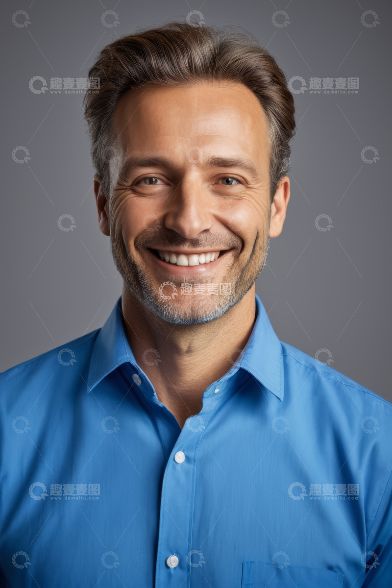 高清大图下载【趣麦麦图】微笑男士肖像照片素材