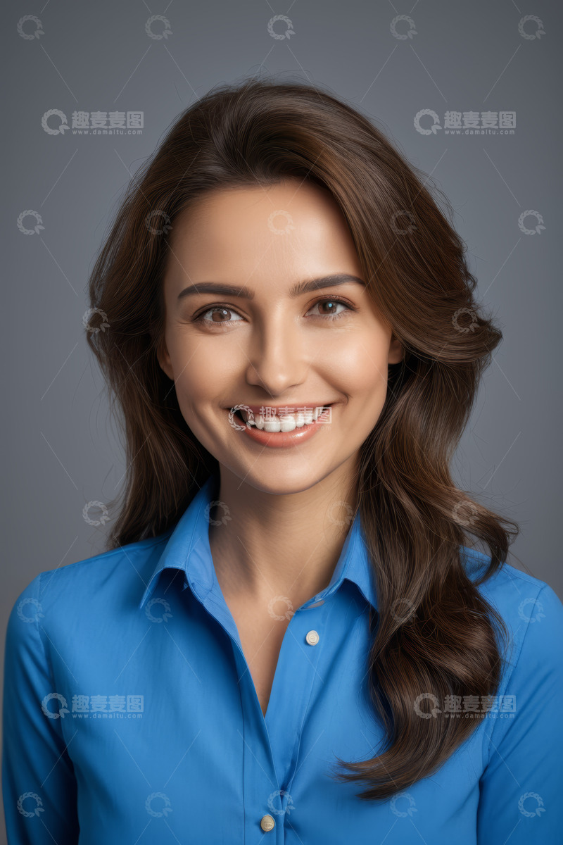 高清大图下载【趣麦麦图】微笑年轻女性肖像