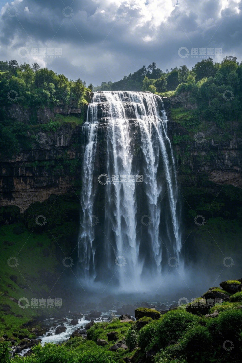 高清大图下载【趣麦麦图】自然景观中的壮丽瀑布