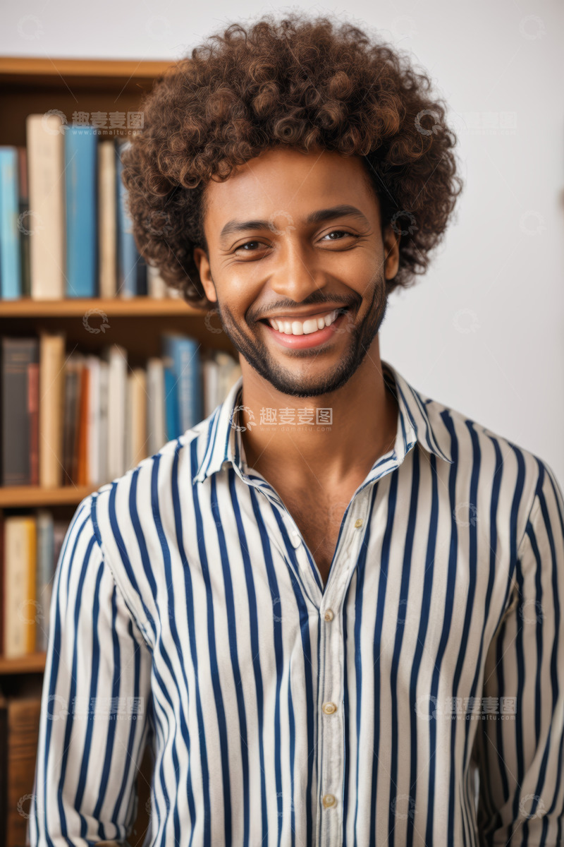 高清大图下载【趣麦麦图】微笑男士肖像
