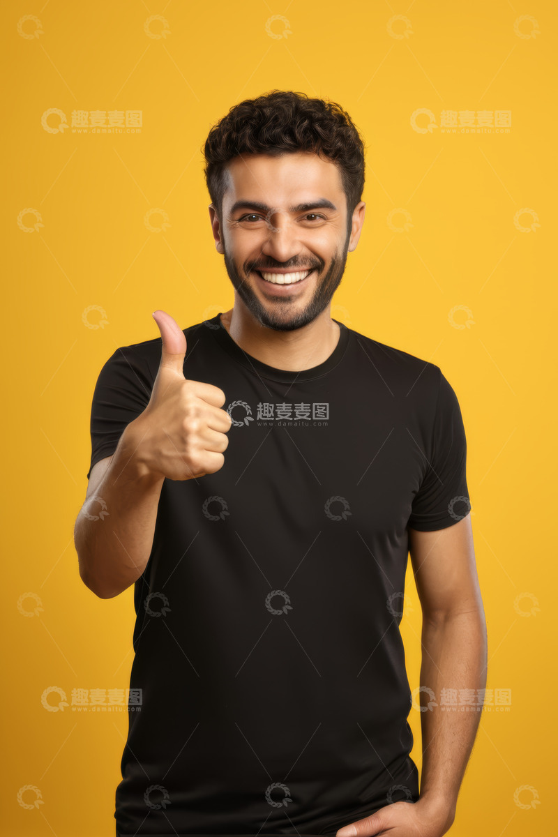 高清大图下载【趣麦麦图】微笑男人竖大拇指