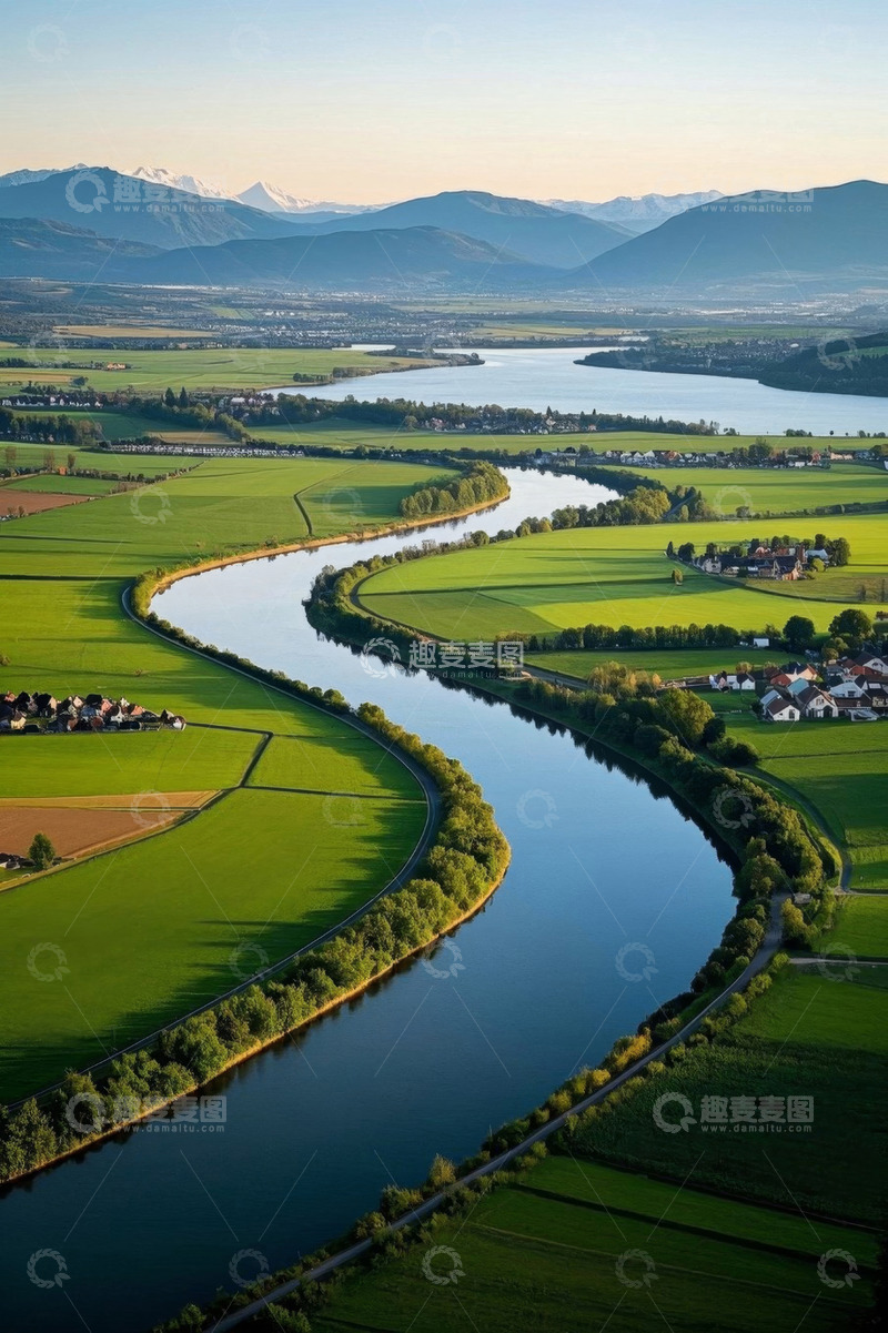 高清大图下载【趣麦麦图】田园河流与远山航拍风光