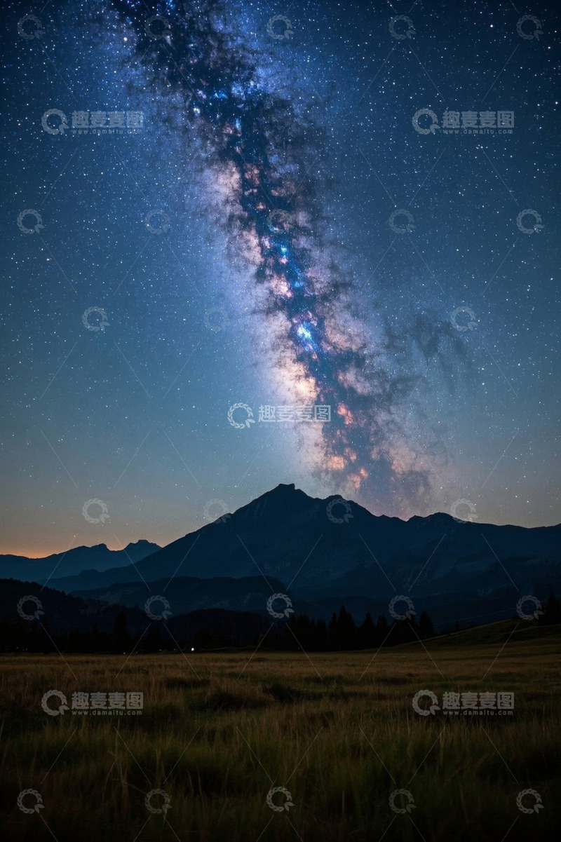 高清大图下载【趣麦麦图】山间夜空下的璀璨银河系
