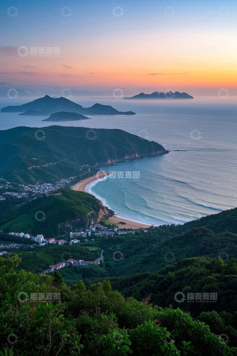 高清大图下载【趣麦麦图】山海间的海滩日落全景