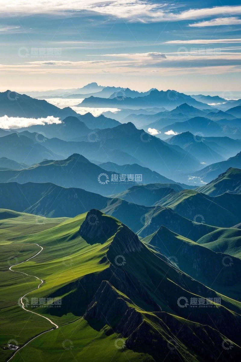 高清大图下载【趣麦麦图】连绵山脉与草原风景