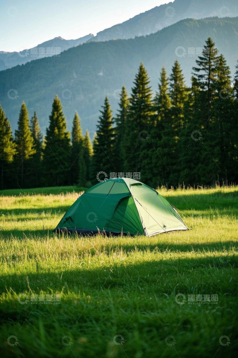 高清大图下载【趣麦麦图】草地上的户外露营帐篷
