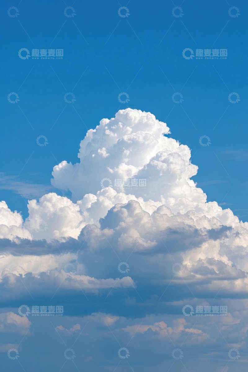 高清大图下载【趣麦麦图】蓝天中蓬松的大朵白云