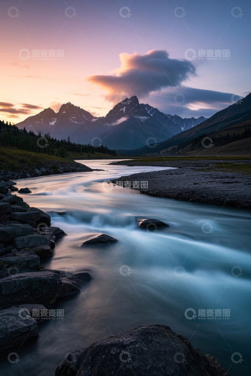 高清大图下载【趣麦麦图】黄昏下河流与山脉自然景观
