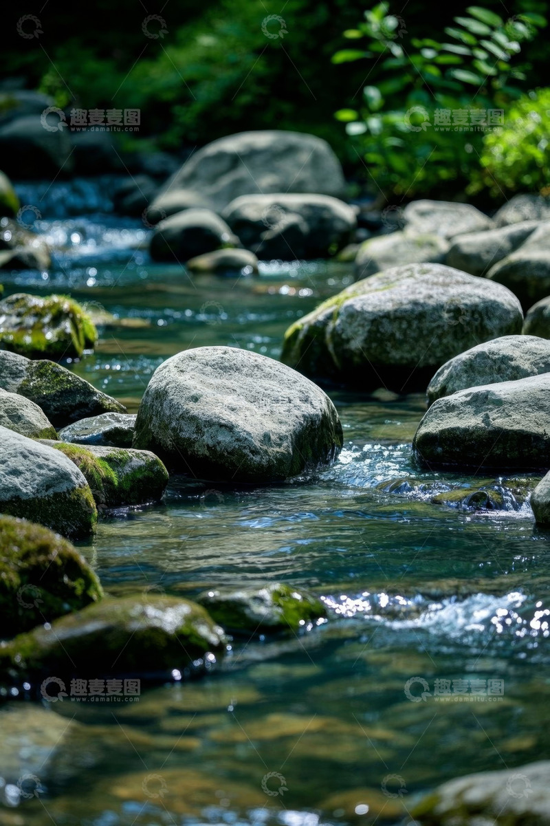 高清大图下载【趣麦麦图】山间溪流与岩石自然景象