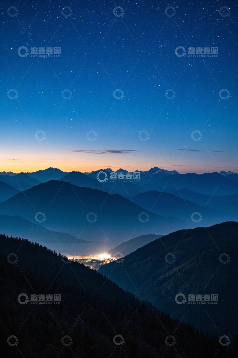 高清大图下载【趣麦麦图】夜空下连绵山脉与山谷城镇