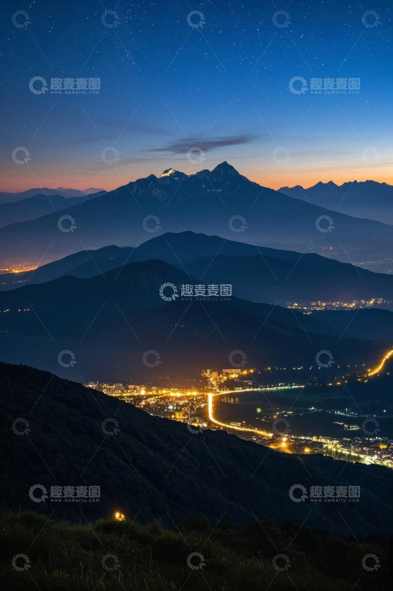 高清大图下载【趣麦麦图】夜晚山景与星空下的城市灯火