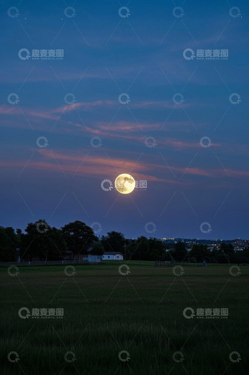 高清大图下载【趣麦麦图】田野上空的满月夜景