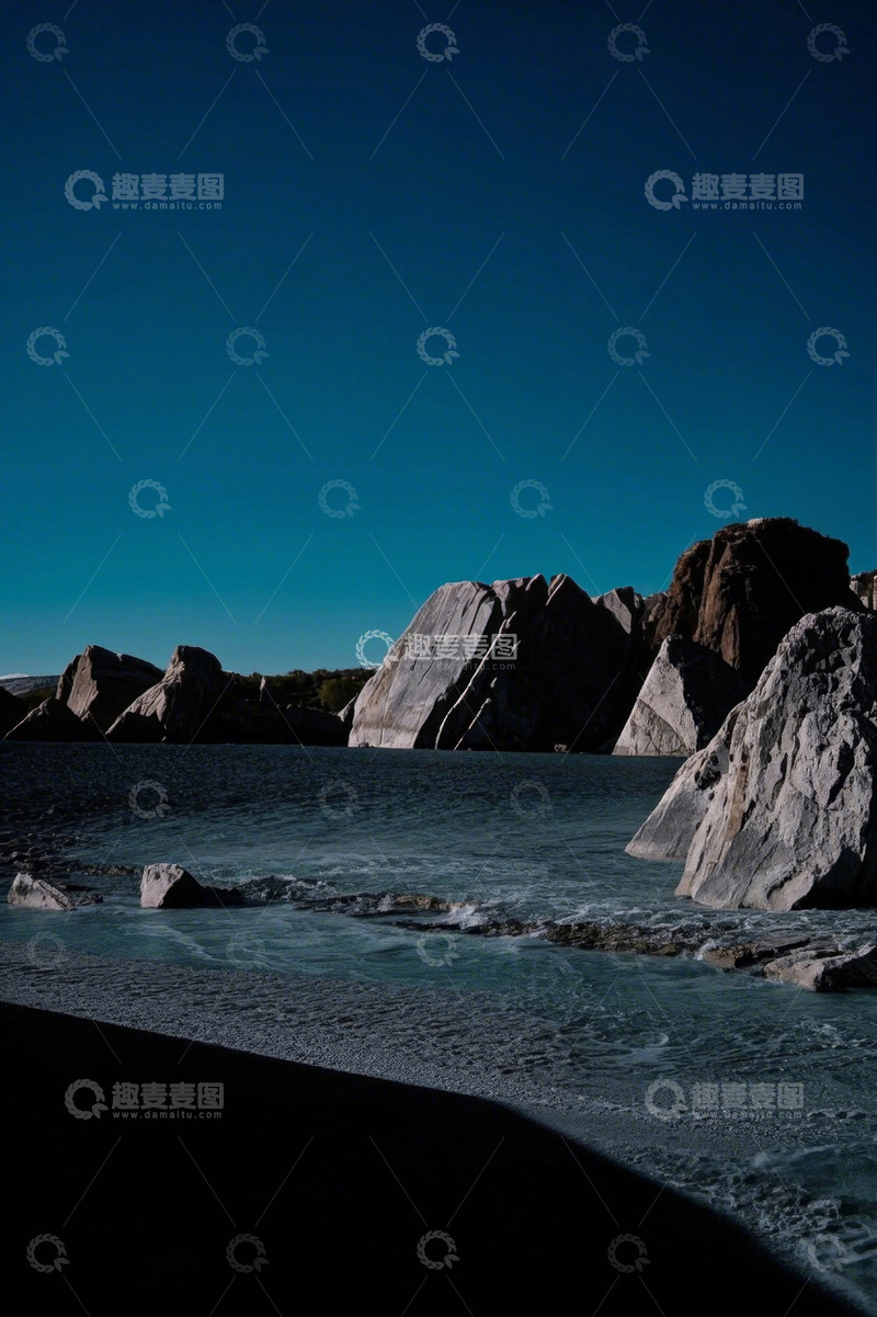 高清大图下载【趣麦麦图】水边岩石自然风光