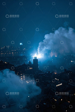 夜晚城市高楼烟雾景观