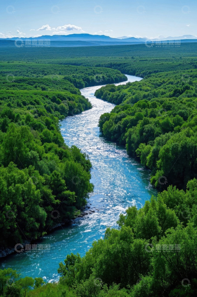 高清大图下载【趣麦麦图】森林间蜿蜒河流自然风光