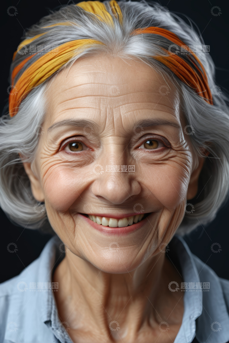 高清大图下载【趣麦麦图】微笑老年女性人物肖像