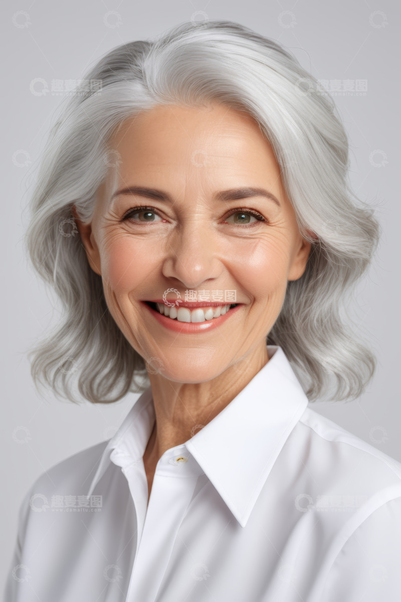 高清大图下载【趣麦麦图】微笑老年女性人物肖像素材