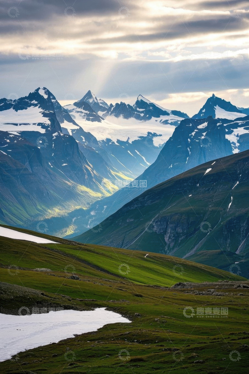 高清大图下载【趣麦麦图】雪山与草地自然风光
