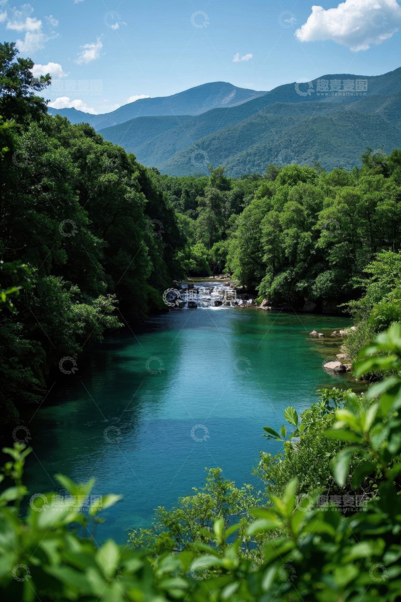 高清大图下载【趣麦麦图】山林间清澈河流自然风光