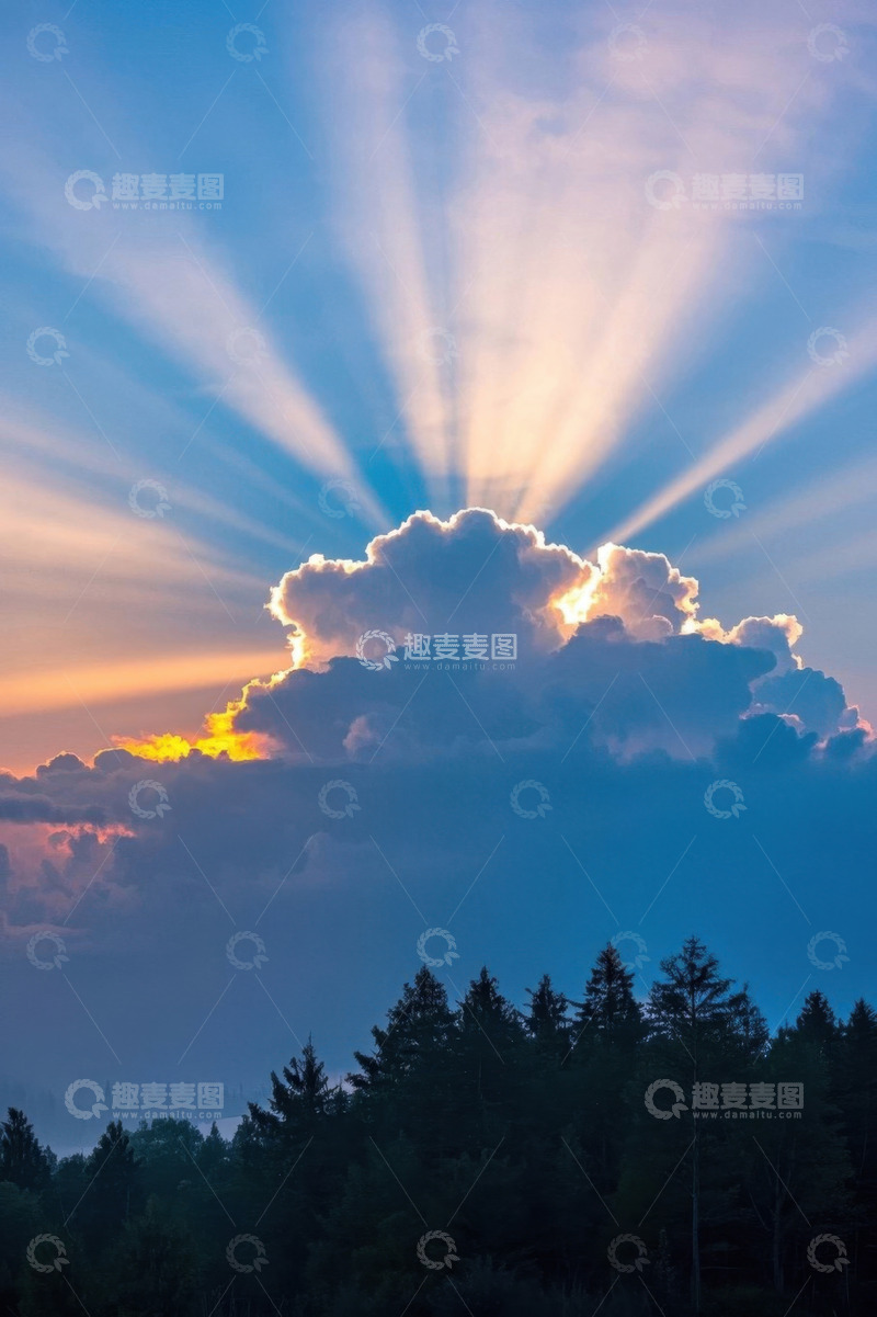 高清大图下载【趣麦麦图】森林上空穿透云层的阳光景象