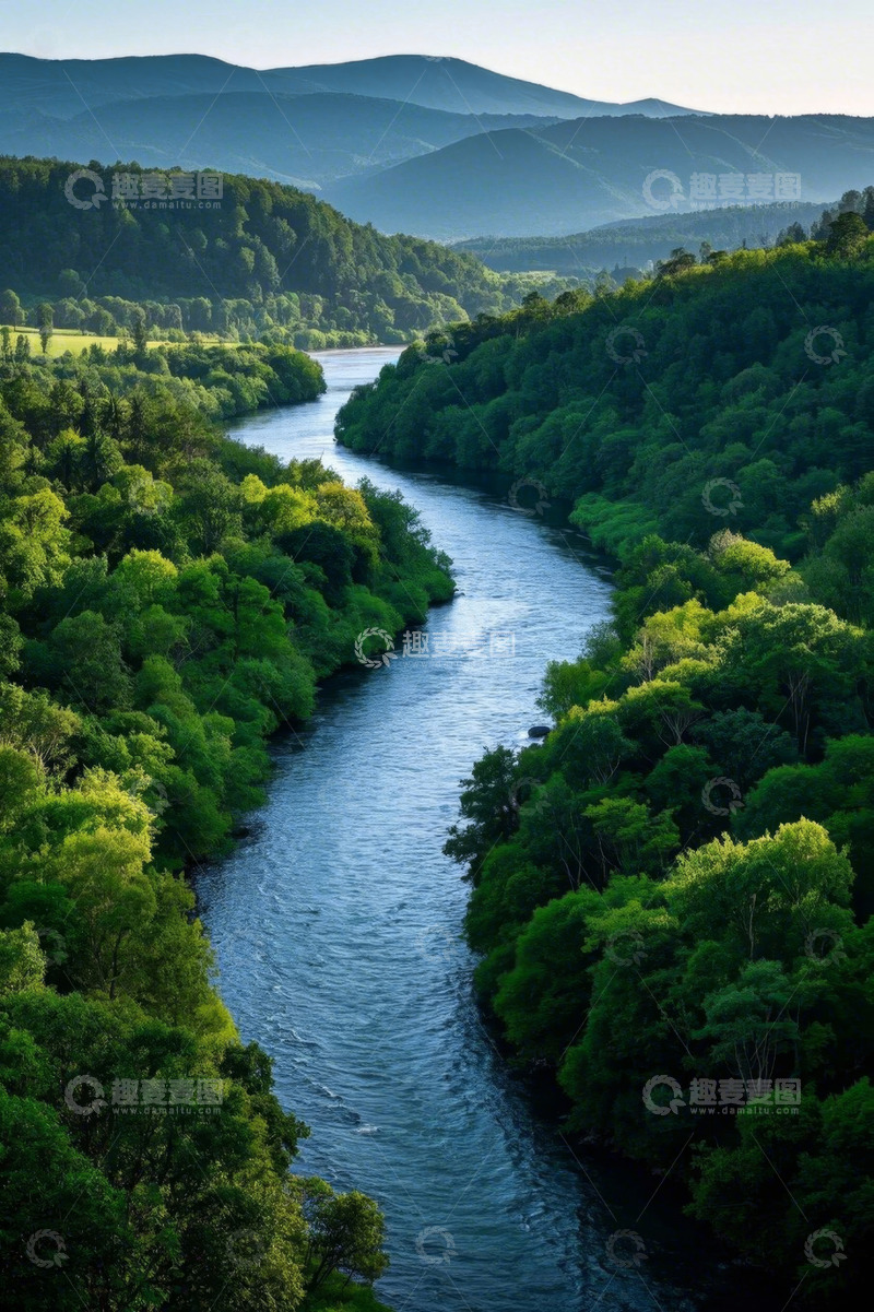 高清大图下载【趣麦麦图】山间河流与森林景色
