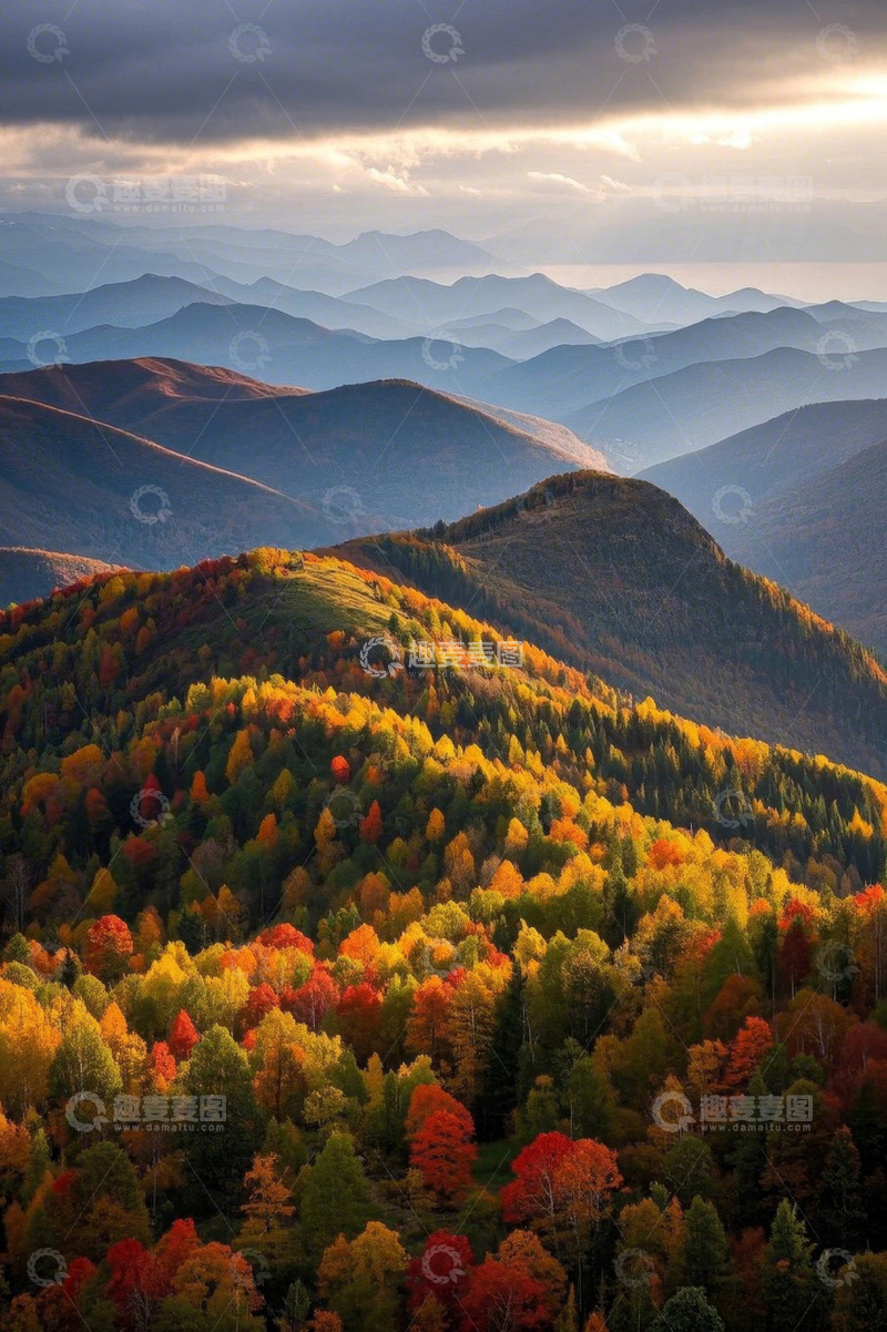 高清大图下载【趣麦麦图】秋季山林层峦叠嶂全景